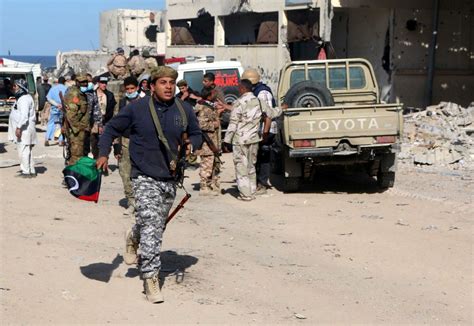 Libya Crisis Fighting Near Tripoli Leaves 21 Dead Bbc Unian