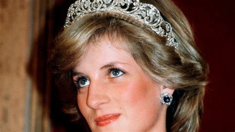 Princess Dianas Best Jewellery Moments British Vogue