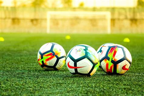 Using a ball that's the correct size and weight is super important for every player's development the tiny size 1 soccer ball is ideal for very young children (aged 3 and under) who like kicking a ball about for fun. 7 Soccer Ball Facts and Questions Answered | AthleticLift