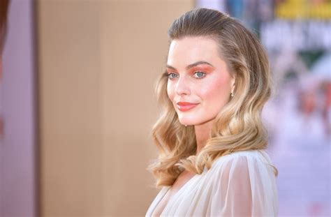 Margot Robbie S Complete Style Transformation From Australian Soaps To Hollywood Blockbusters