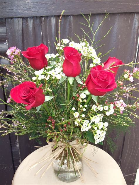 Jun 28, 2021 · once the jar is clean, carolina reuses it to display a pretty bunch of flowers. Red Roses in Mason Jar by Westwood Flower Garden