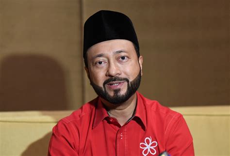 status quo in kedah mukhriz remains as mb