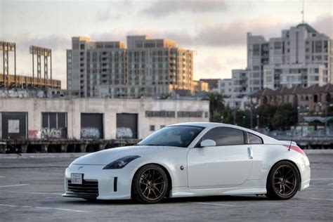 Pin By Diana Kay On Cars And Paint Jobs Nissan 350z Nissan Z Cars