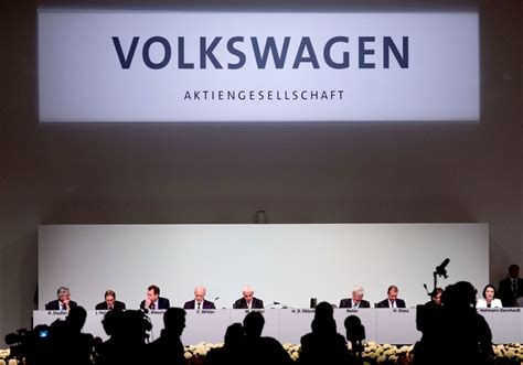 Volkswagen Meldet Wieder Gewinne Und Deckelt Top Gehälter