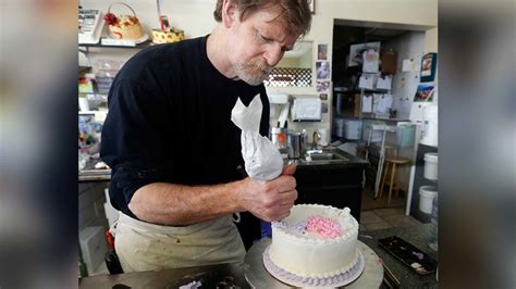 supreme court sides with colorado baker who refused to make wedding cake for same sex couple