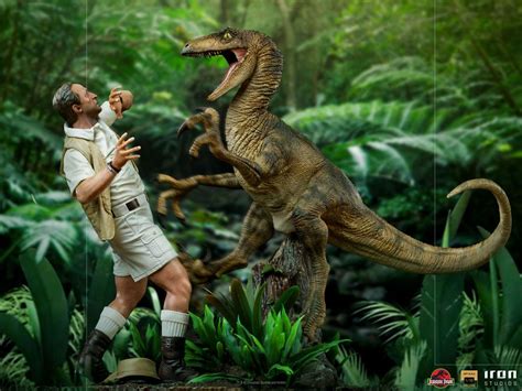 Statuette Jurassic Park Deluxe Art Scale Clever Girl 25cm
