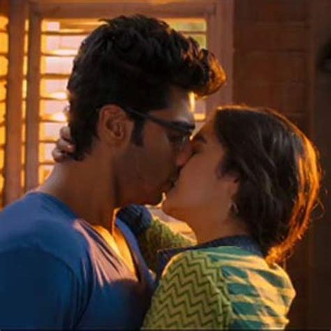 Top Bollywood Kisses Of 2014 View Pics Masala News India Tv