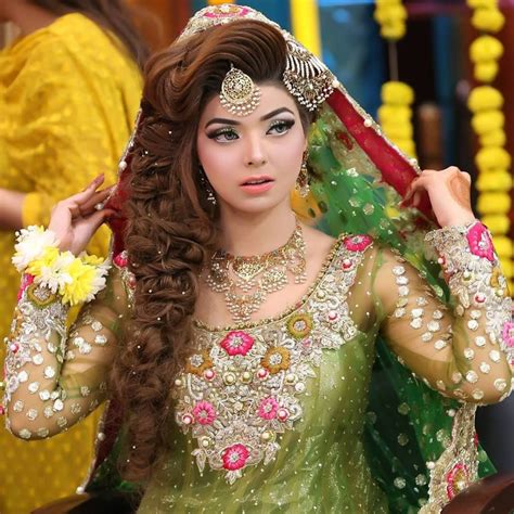Kashees Artist Bridal Makeup Beauty Parlour Pakistani Wedding Hairstyles Pakistani Bridal