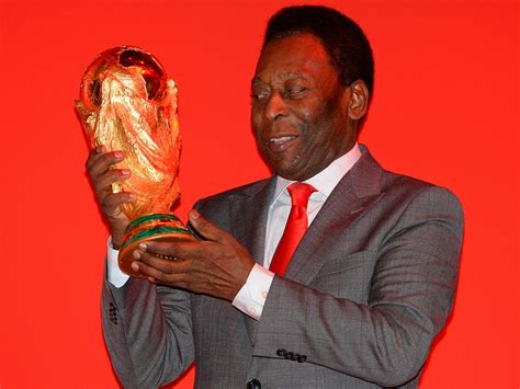 Die brasilianische fußballlegende pelé wird am 23. Fußball » News » Pelé: Eine halbe Million für den WM-Pokal