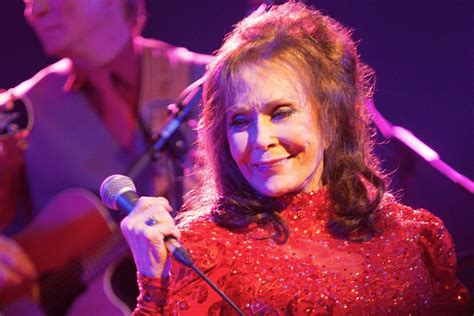 Loretta Lynn Coal Miner S Daughter And Country Music Icon