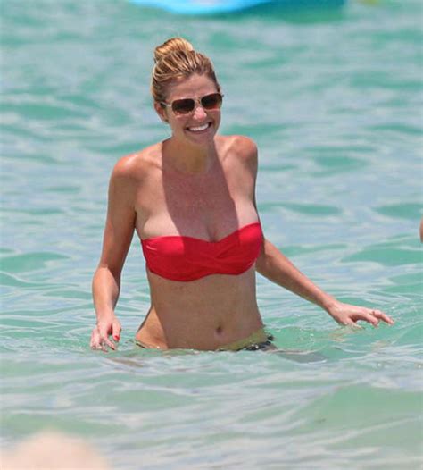 Erin Andrews Bikini In Miami 03 Gotceleb