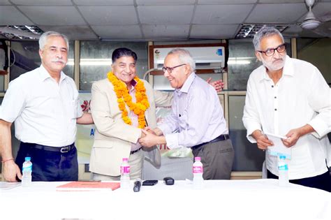 Col Tej Tickoo elected new president of AIKS