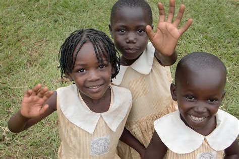plas プラス ｜アフリカの子どもを支える国際協力ngo ケニア・ウガンダの取り残された子どもたちが前向きに生きられるように