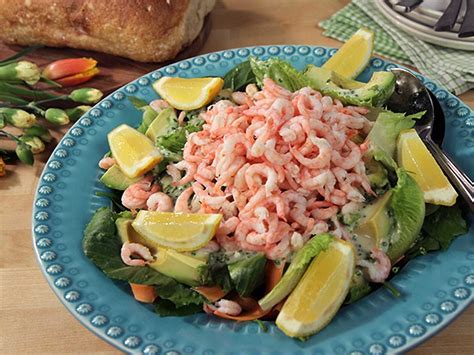 Räksallad Med Avokado Och Nobisdressing Kö