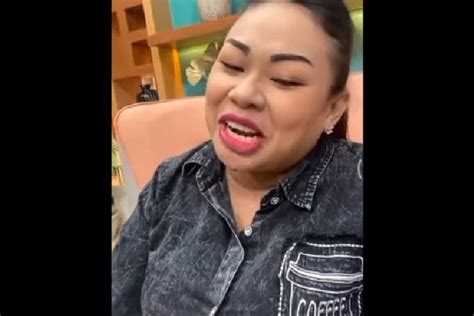 Profil Dan Biodata Tante Lala Yang Viral Di Tiktok Karena Gaya Endorse