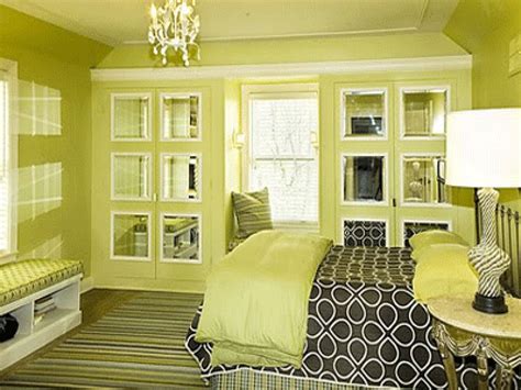 Das ist der grund, warum die beliebtesten farben für schlafzimmer leicht und luftig sind. Grüne Farbe Farben Für Schlafzimmer | Schlafzimmer farben ...