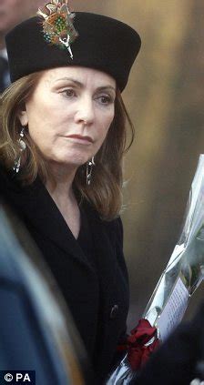 Carla rafferty (as karen l. Gerry Rafferty funeral: Ex-wife Carla carries 20-year-old love note | Daily Mail Online