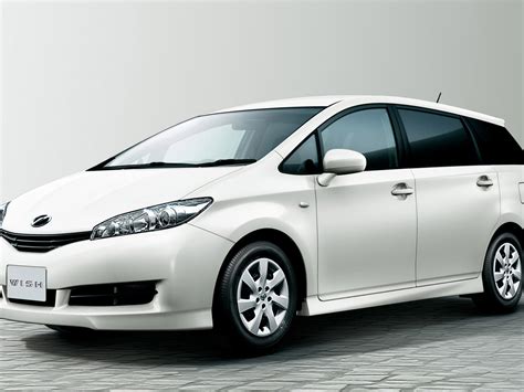 Toyota Wish Тойота Wish 2024 обзор модели C фото и видео