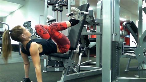 reverse plank hold and upside down leg press using the shoulder press cable compound training