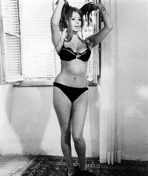 Bürgerlich sofia villani scicolone [. Sophia Loren 1950 | Sophia loren, Estilo de la mujer ...