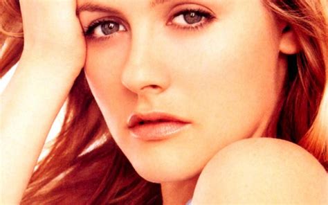 Alicia Silverstone Close Up Hd Images Wallpaper Hd Celebrities 4k Wallpapers Images Photos