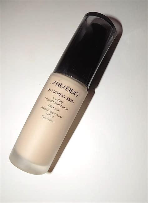 The Beauty Alchemist Shiseido Synchro Skin Lasting Liquid Foundation