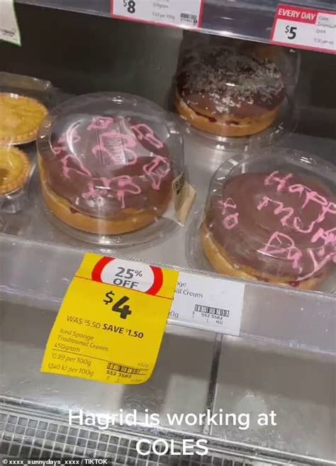 Coles Bakers Mocked Over Their Disastrous Mother S Day Cake Fail Daily Mail Online