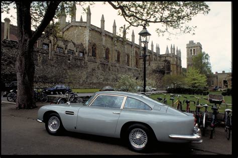 Aston Martin Recreates Iconic James Bond ‘goldfinger Db5 Dyler