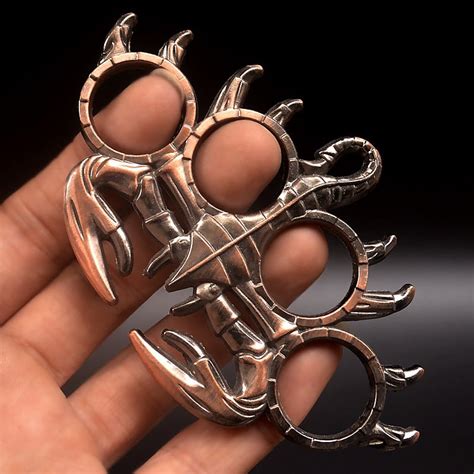 Small Scorpion Style Knuckle Duster Four Fingered Tiger Defense Gloves
