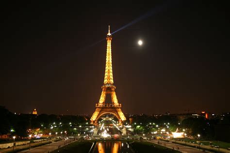 One might ask, what else is there to say? there is hardly a person in the world that doesn't know or haven't heard today, the eiffel tower in paris is a 300 meters tall (324 meters with antennas) structure weighing approximately 10,100 tons. Paris: Paris Eiffel Tower at Night