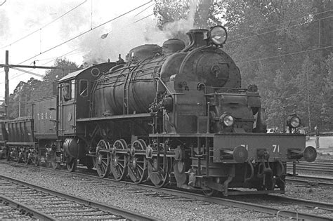 In 1930 The Tgoj In Sweden Ordered 3 Steam Turbine Locomotives The