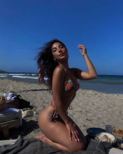 María Chacón muestra con orgullo sus estrías en bikini FOTOS Fama