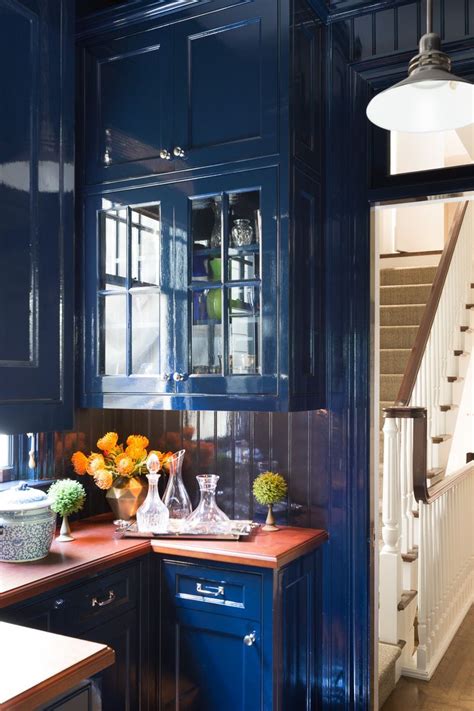 15 Bold Interior Paint Hues For Your Home Glossy Kitchen