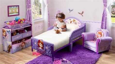 Και ενώ όλο το χωριό ζει σε ρυθμό φιλμ νουάρ, ο μάνος και η βάλια θα ζήσουν μια νύχτα έρωτα που θα ανατρέψει τις ζωές τους! ΠΩΣ ΝΑ ΕΠΙΛΕΞΕΤΕ ΤΟ ΚΑΤΑΛΛΗΛΟ ΧΡΩΜΑ ΓΙΑ ΤΟ ΠΑΙΔΙΚΟ ΔΩΜΑΤΙΟ ...