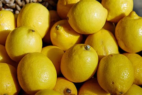 8 Lemon Life Hacks - Fit Living Tips