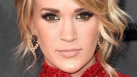 Carrie Underwood Reveals Scars In Close Up Photo Following Her Fall