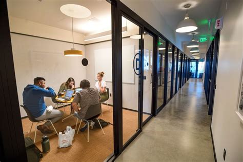 Wework Debuts 40000 Square Feet Of Flex Office Space At 400 Spectrum