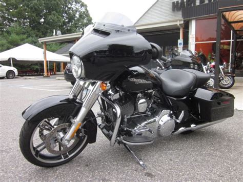 Designed to work perfectly with the factory tour pack mount and saddlebags on. 2014 HARLEY DAVIDSON STREETGLIDE - PROJECT RUSHMORE-GREAT ...