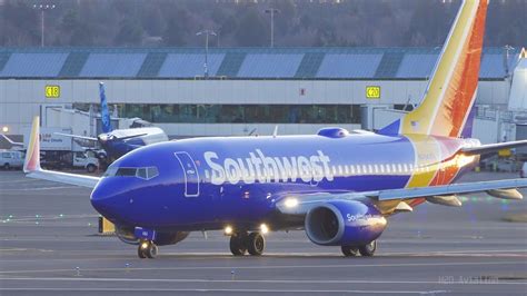 4k Southwest Boeing 737 700 Take Off During Golden Hour From Portland