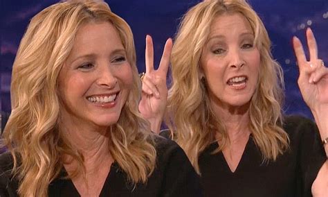 Lisa Kudrow Reveals Shes Opposite Of Her Friends Character Phoebe