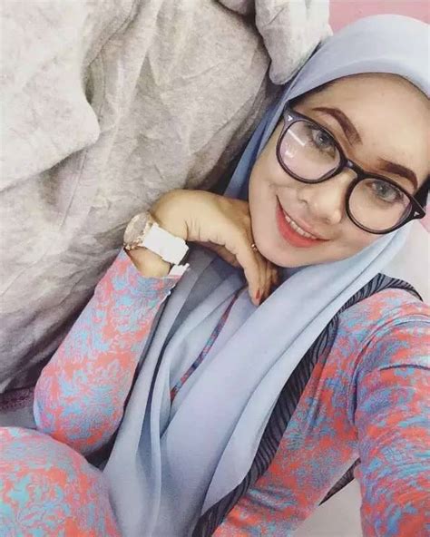 Awek Tumblr Gadis Melayu Cantik Ainnadiahain Awek Hijab