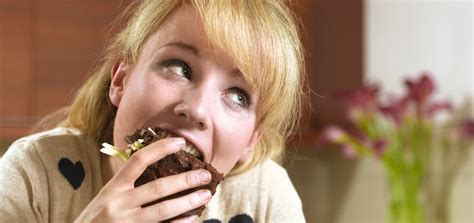 7 Warning Signs And Symptoms Of Binge Eating Disorders Tipstoday
