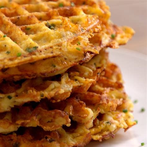Bunch up the potatoes and squeeze them to force out as much liquid as possible. Egg & Cheese Hash Brown Waffles