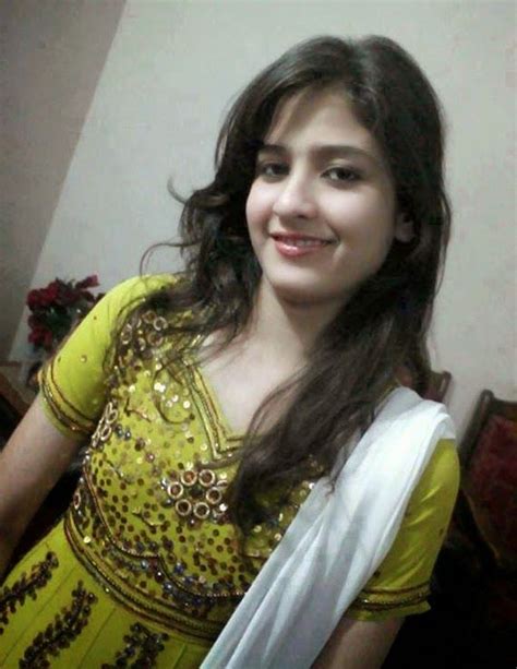 Cute Lovely Pakistani Beautiful Girls Hot Photos Desi