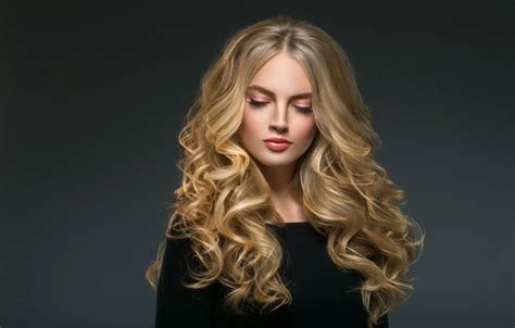15 Top Photos Blonde Curly Hair Model Haircube Ombre Dark Root To