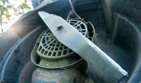 Bent Lawn Mower Blade Symptoms How To Repair Gfl Outdoors