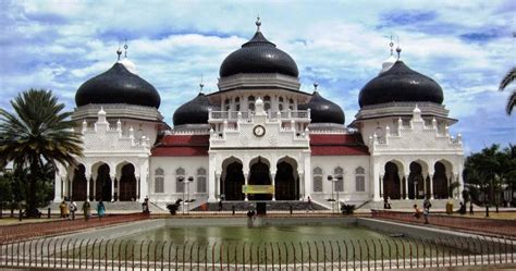 Masjid Raya Baiturrahman Saksi Sejarah Di Banda Aceh Aceh
