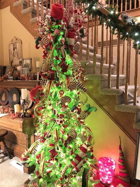 Whether you are intending to decorate for a new year party or halloween, these red christmas dishes are vivacious enough to blend in more thrills to the party. Grinch color | Green christmas tree, Christmas tree, Green ...