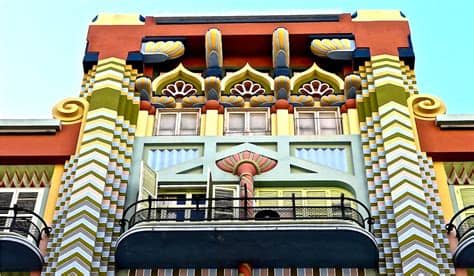 Casa caridad aumentó el año pasado sus atenciones a personas necesitadas en un 11,5%, sobre todo tras la apertura de su nuevo centro social en el presidente de la asociación valenciana de la caridad, luis miralles, ha detallado durante la presentación este jueves de su memoria que en 2016. La Casa Judía de Valencia, un icono de Ruzafa - Valencia ...