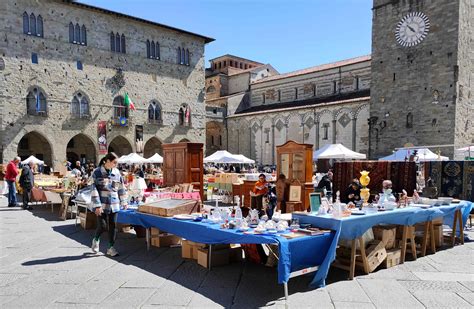 Domenica Torna Il Mercato Antiquario In Piazza Del Duomo Comune Di